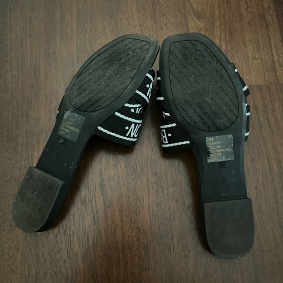 Beautiful shoe that works with any outfit - Picture 2 of 3